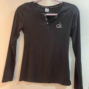 Black pullover sleepwear
